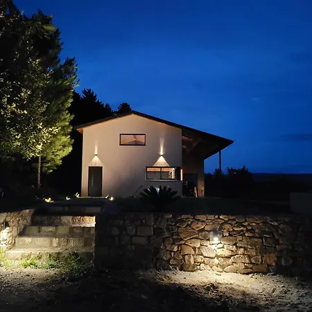 Avec Piscine Panoramique Vila *